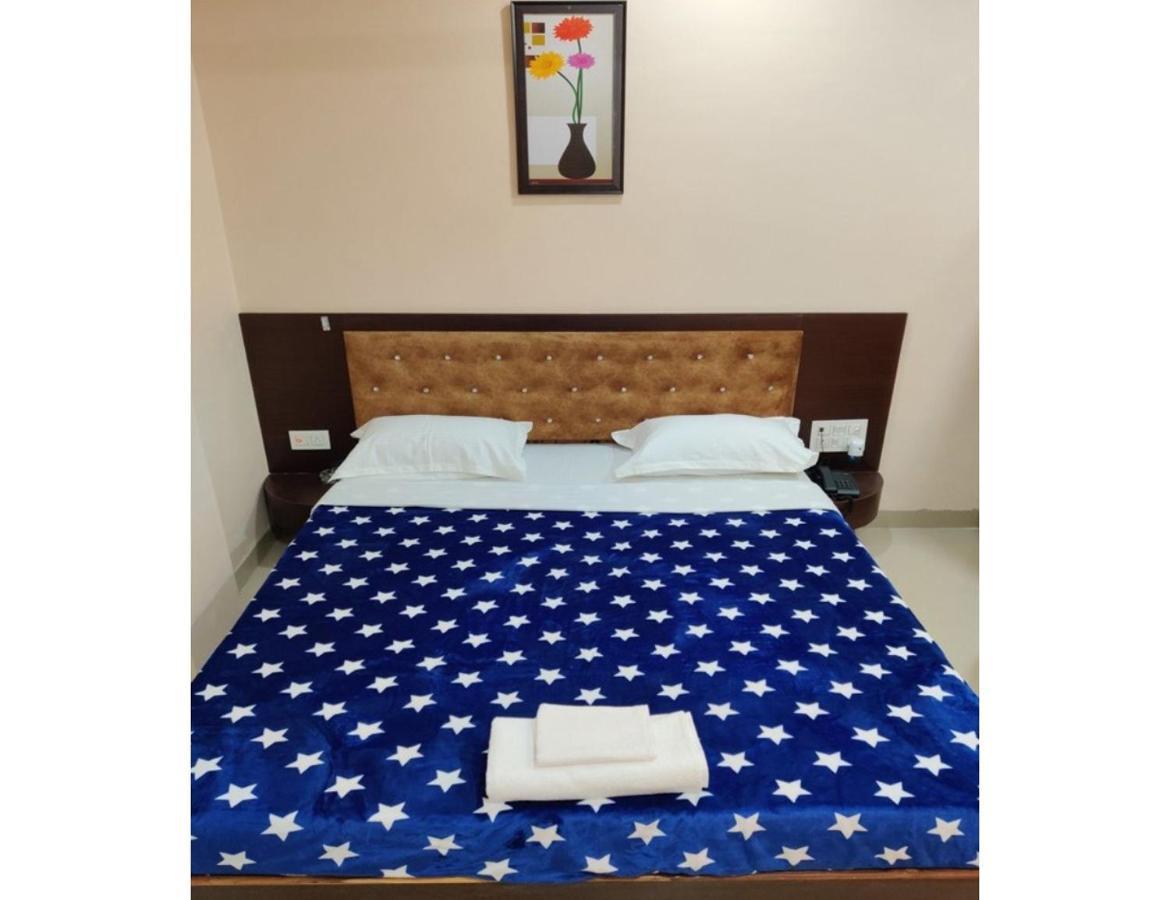 Hotel Pragati, Chanderi, Mp Esterno foto