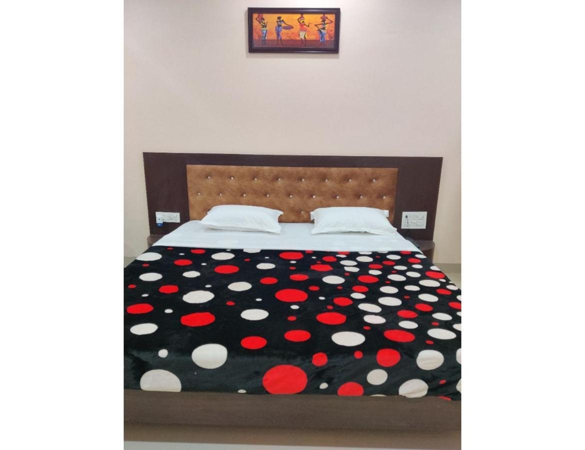 Hotel Pragati, Chanderi, Mp Esterno foto